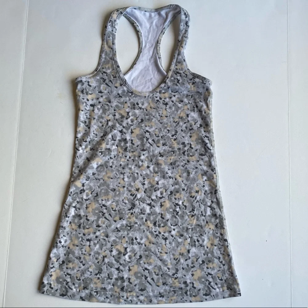 Lululemon Gray Floral Pattern Cool Racerback 4 - Picture 1 of 3